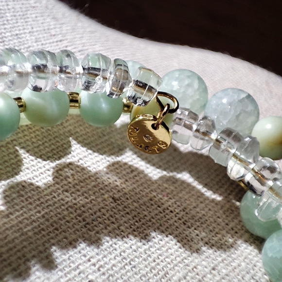 Talbot's Beaded Stone and Plastic Memory Wire Mint Green Mottled Clear NWOT - Picture 10 of 11